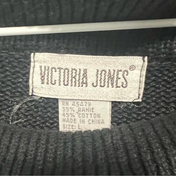 Vintage Victoria Jones Beaded Cowl Neck, Fringe Black Sweater, New with Tags - Picture 5 of 6